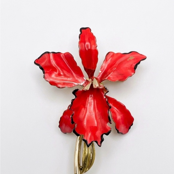 Vintage Red Enamel Flower Brooch with Gold-Tone Stem - Picture 2 of 3